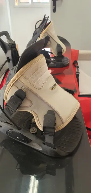 Tabla de Snowboard con Fijaciones