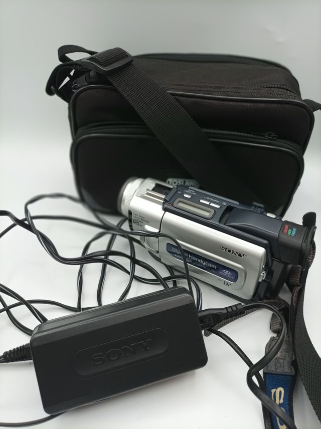 Sony DCR-TRV17E Mini DV Camcorder
