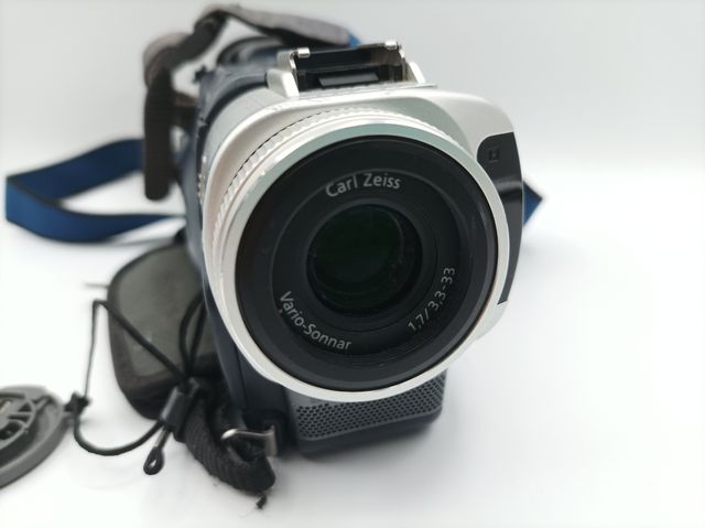 Sony DCR-TRV17E Mini DV Camcorder