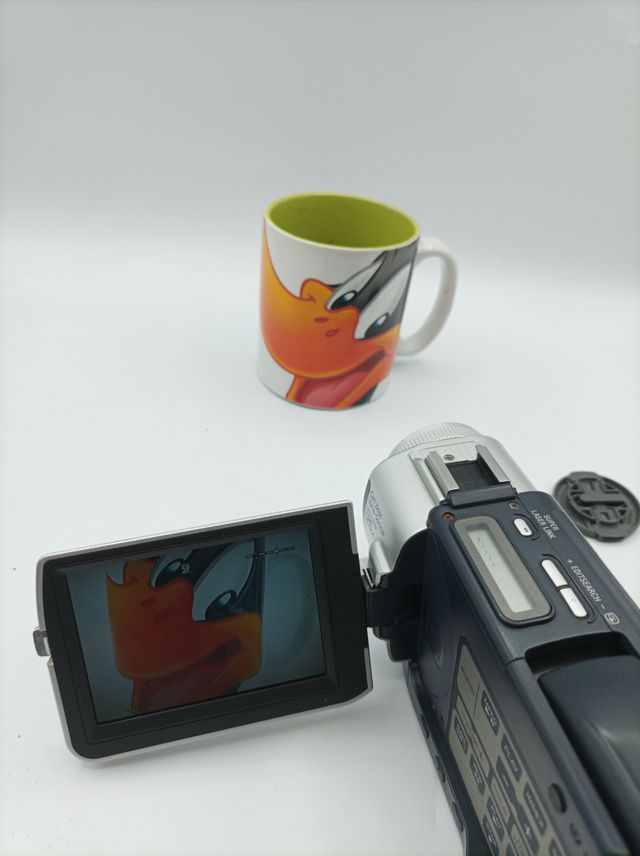 Sony DCR-TRV17E Mini DV Camcorder