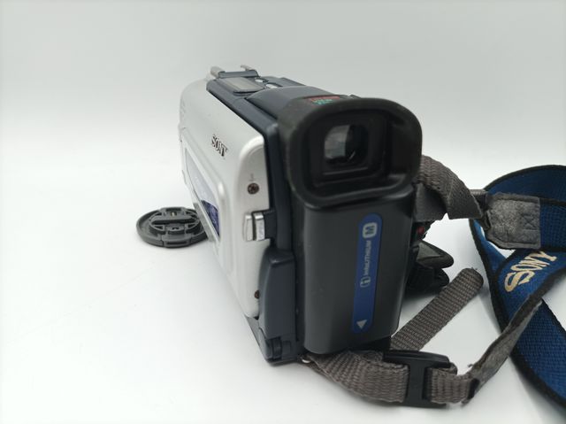 Sony DCR-TRV17E Mini DV Camcorder