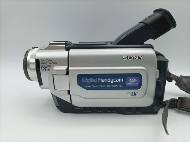 Sony DCR-TRV17E Mini DV Camcorder