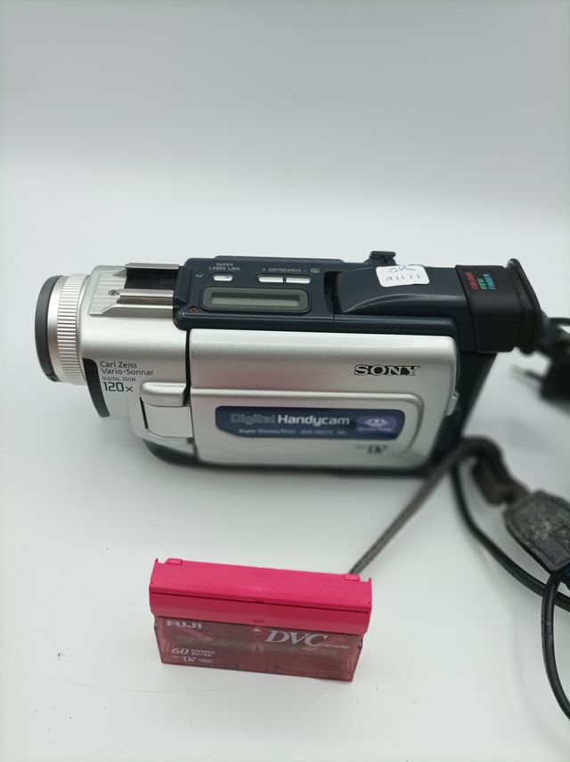Sony DCR-TRV17E Mini DV Camcorder