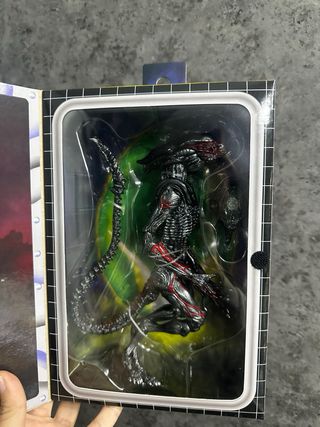 Figura NECA Aliens Night Cougar Alien