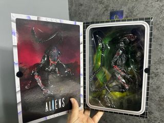 Figura NECA Aliens Night Cougar Alien