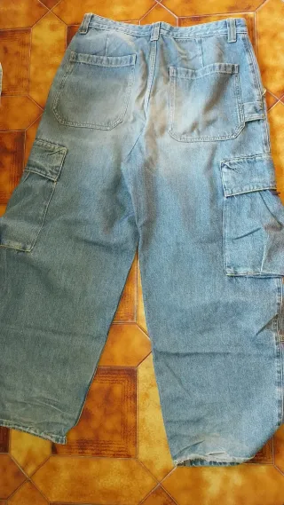 Pantalón ancho Pull and Bear Talla 42