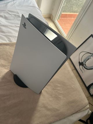 PLAYSATION 5 + 2 JUEGOS + MANDO