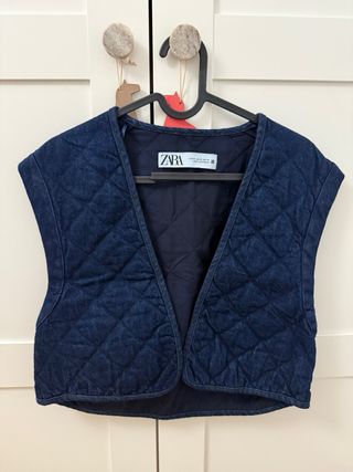 Chaleco Zara acolchado azul