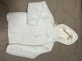 Abrigo blanco acolchado