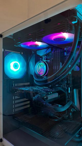 PC Gaming Ryzen 5 5600X RX 6600 32GB RAM