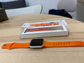 Apple Watch Series 6 con teléfono