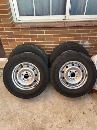 4 Neumáticos Continental con Llantas