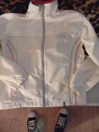 Chaqueta Nike Talla M Blanca