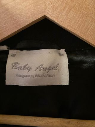 Cappotto nero con bottoni