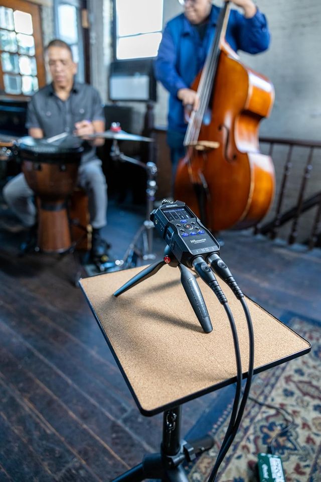 Gravador Zoom H4essential 4 Faixas