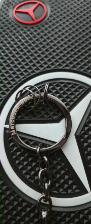 Llavero Mercedes Benz Serie White