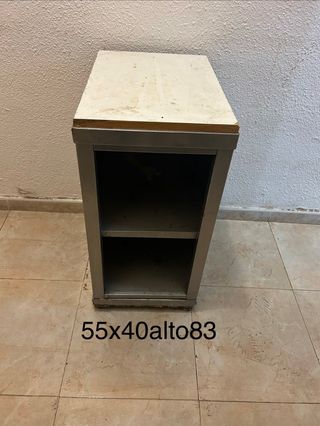 Armario de acero inoxidable con estantes