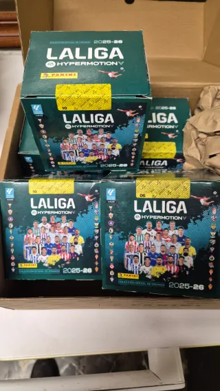 Cromos o sobres de la liga hypermotion 25/26