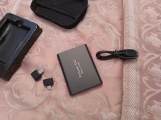 Disco Duro Portátil SSD 1TB con Funda