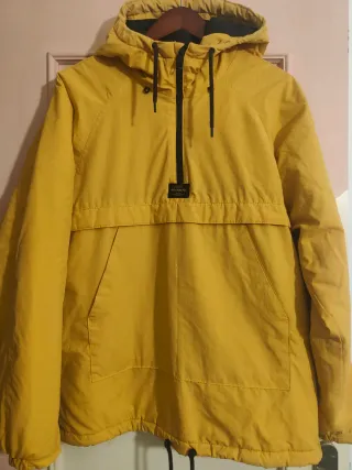 Chaquetón amarillo Pull&Bear hombre