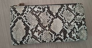 Cartera Parfois efecto piel serpiente