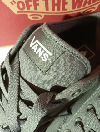 ESTRENA! Zapatillas Vans talla 42 Hombre