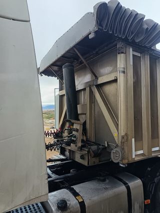 Bañera Aluminio marca Fruehauf. Año 2006