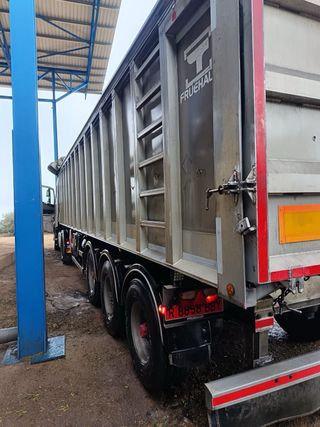 Bañera Aluminio marca Fruehauf. Año 2006