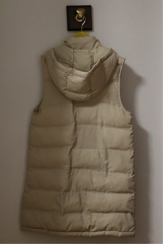 Chaleco largo Zara beige con capucha