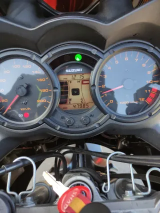 Suzuki V-Strom 2008 - 49.000 Km