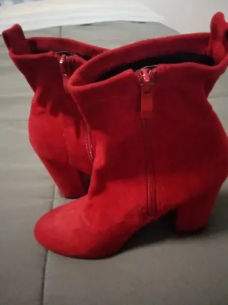 Botines negros de ante