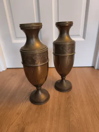 Antichi vasi d'altare in ottone dorato