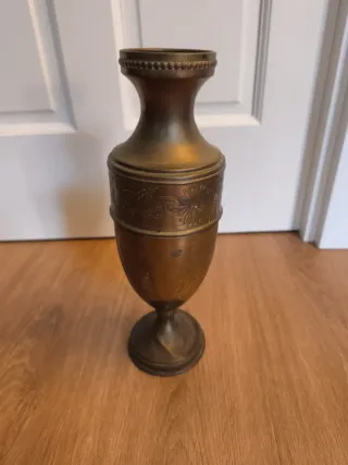 Antichi vasi d'altare in ottone dorato