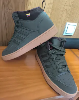 Adidas Tenis tipo basketball verde oliva