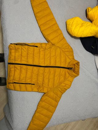 Chaqueta acolchada amarilla