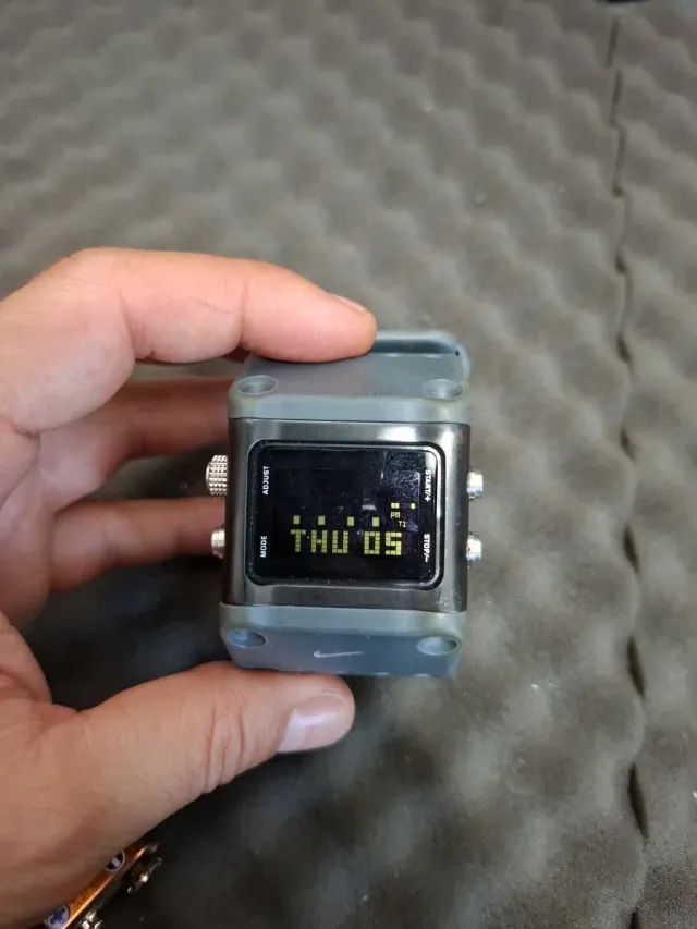 Relógio Nike Digital Cinza