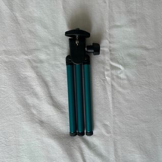 Mini trípode metálico