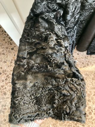 Abrigo de pelo negro mujer