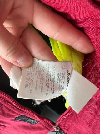 Chaqueta Nórdica Roja y Negra