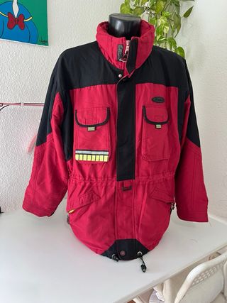Chaqueta Nórdica Roja y Negra