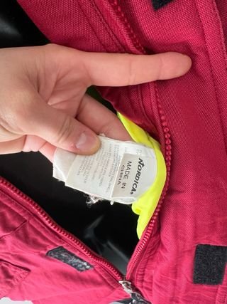 Chaqueta Nórdica Roja y Negra