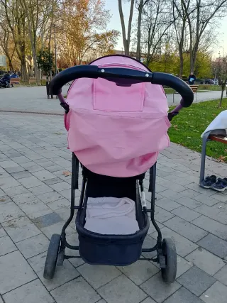 Cochecito de bebé rosa