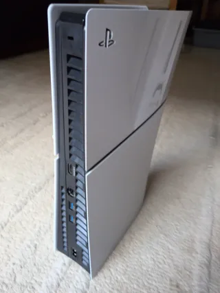 Consola PS5 + Mando + 3 Juegos