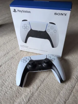 Consola PS5 + Mando + 3 Juegos