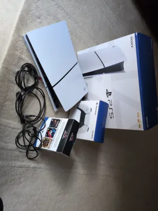 Consola PS5 + Mando + 3 Juegos