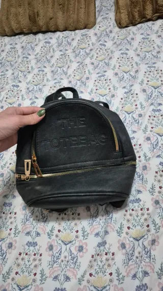 Mochila negra THE TOTEBAG