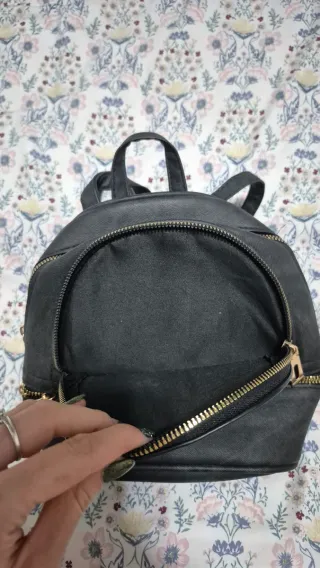 Mochila negra THE TOTEBAG