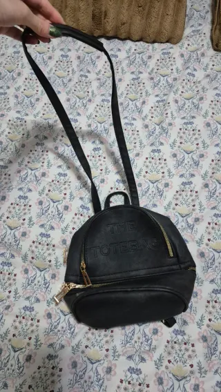 Mochila negra THE TOTEBAG