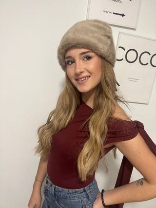 Gorro de pelo blanco