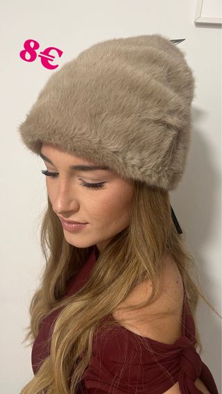 Gorro de pelo blanco